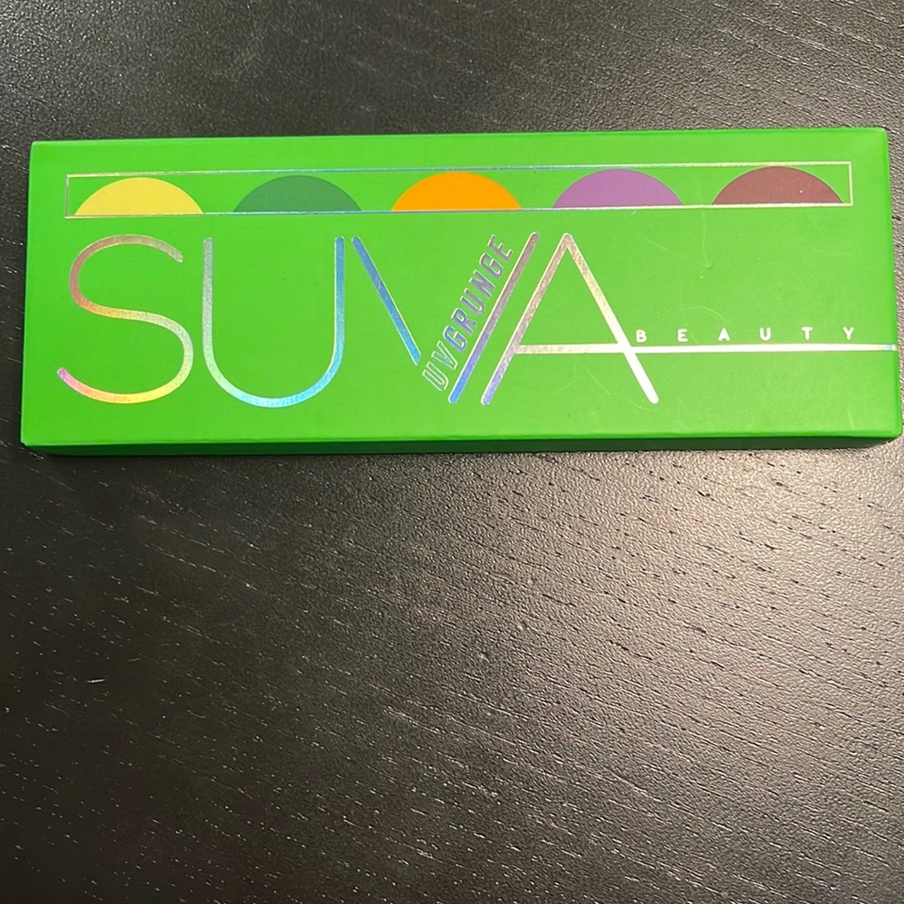 Suva Beauty UV grunge water activated palette! Brand new in box never used